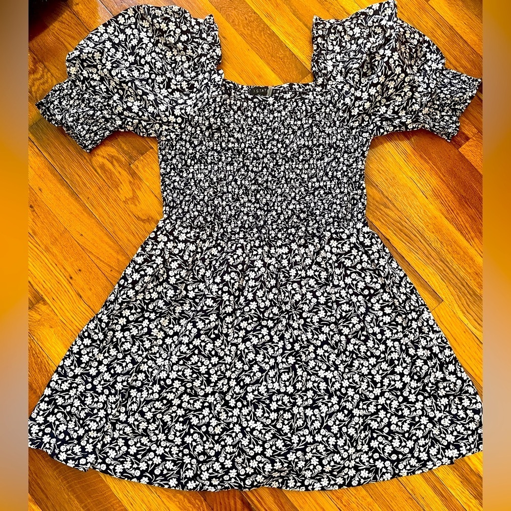 1.Slate Floral Puff Sleeve Dress - Picture 2 of 8